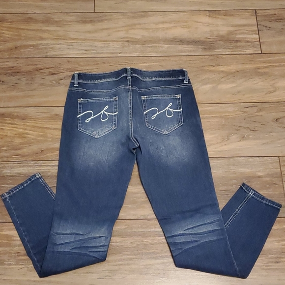***NWOT*** 2B bebe Skinny Jeans - Picture 2 of 4